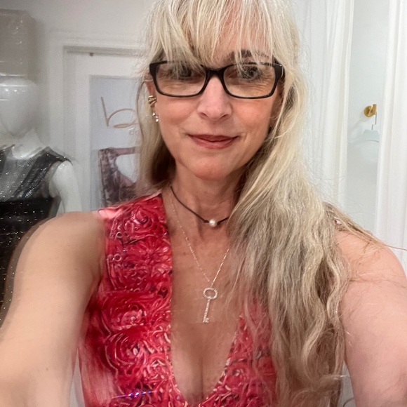 Meet your Posher, Vmail - Picture 1 of 1